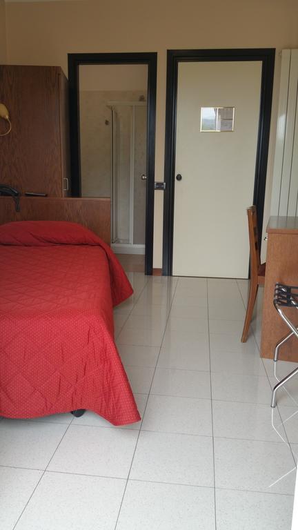 Hotel 5 Vie Almenno San Salvatore Room photo