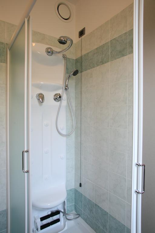 Hotel 5 Vie Almenno San Salvatore Room photo