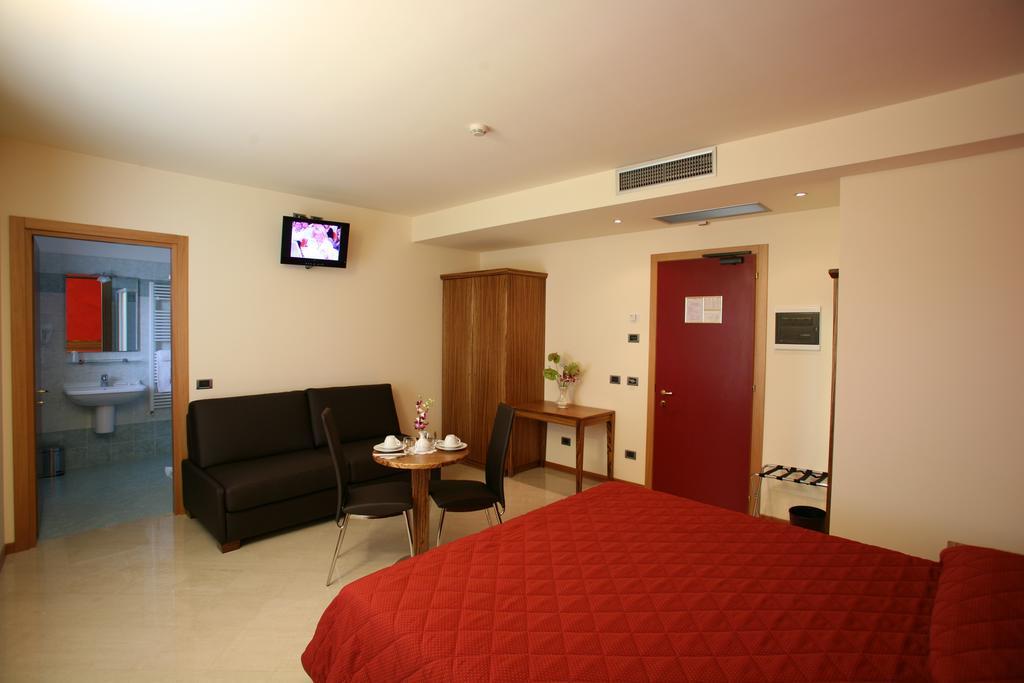 Hotel 5 Vie Almenno San Salvatore Room photo