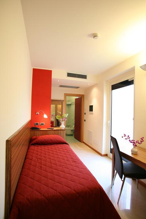 Hotel 5 Vie Almenno San Salvatore Room photo