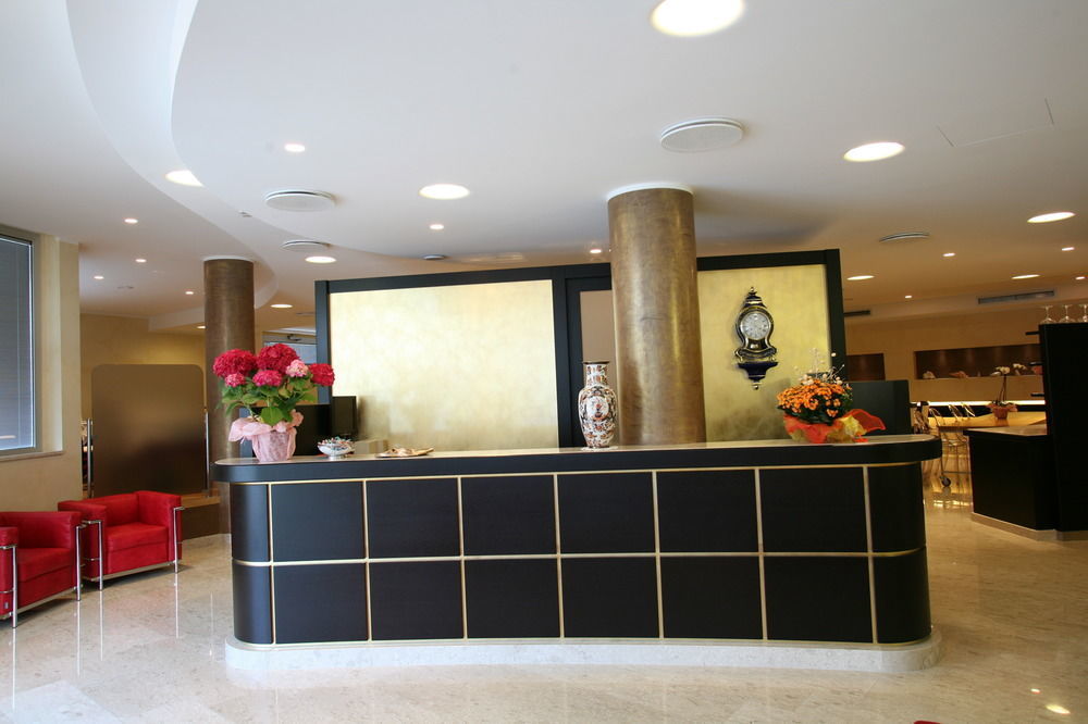 Hotel 5 Vie Almenno San Salvatore Exterior photo